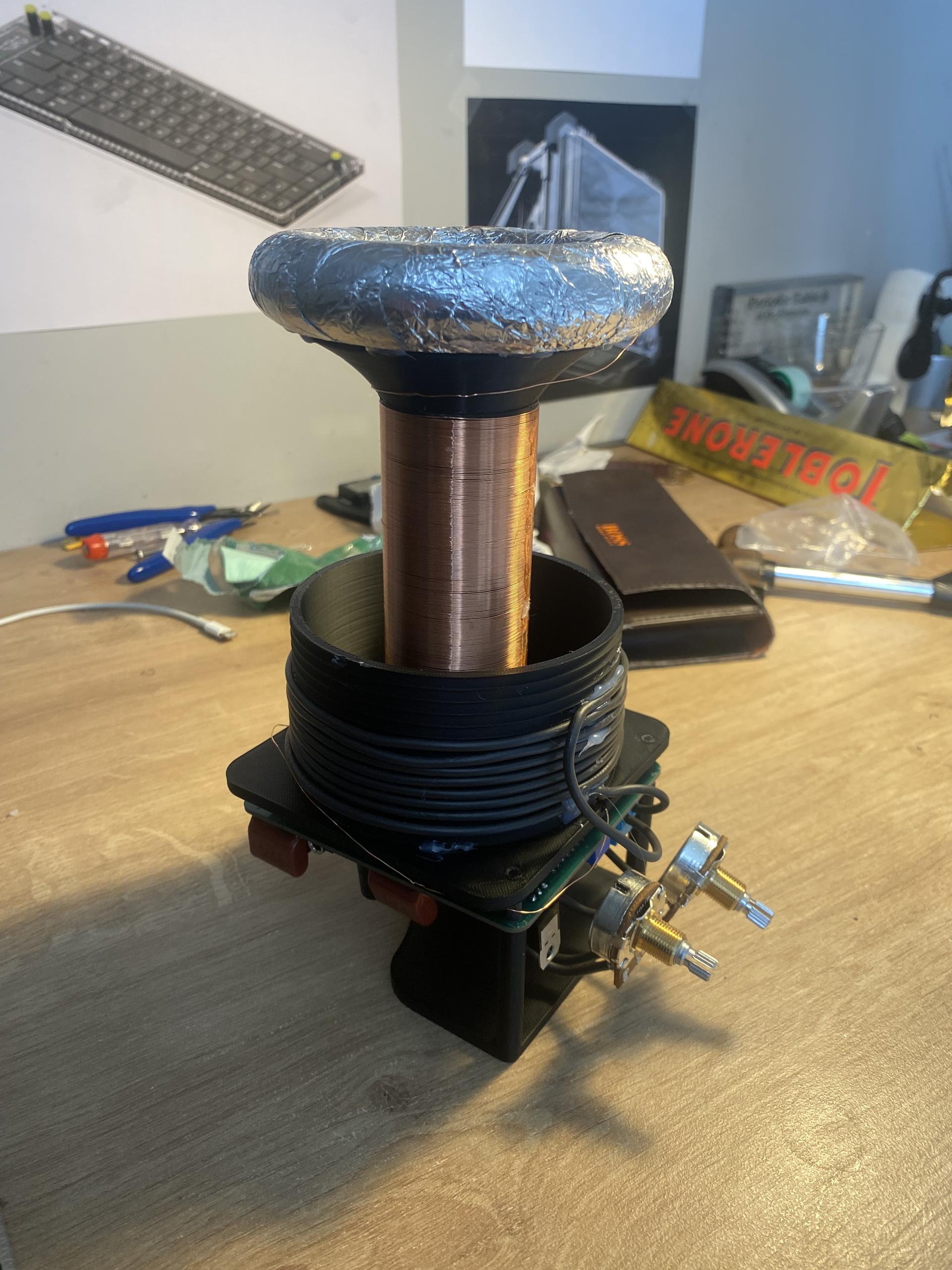 Tesla coil internal components